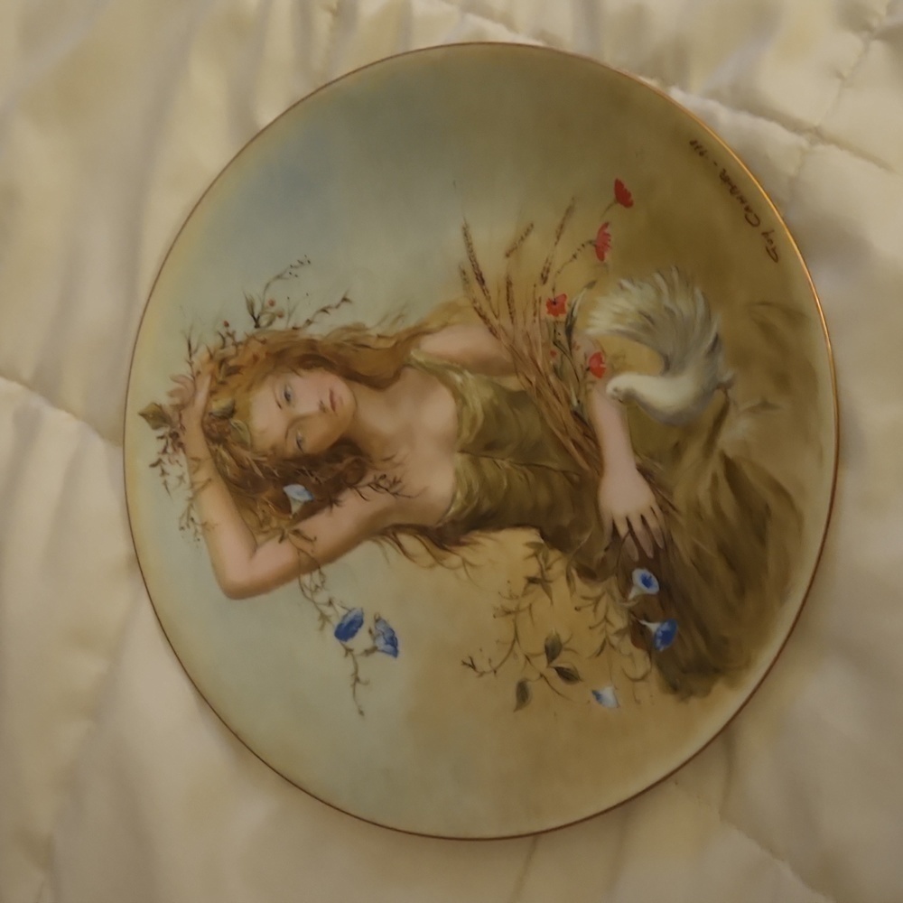 Vintage 1978 LA Jeune Fille D'ete 10" Plate